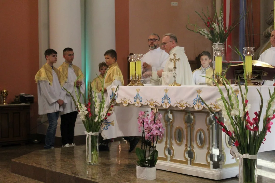 Uroczystość Matki Bożej Cieleckiej w parafii św. Małgorzaty w Cielczy z zawierzeniem KGW z gminy Jarocin