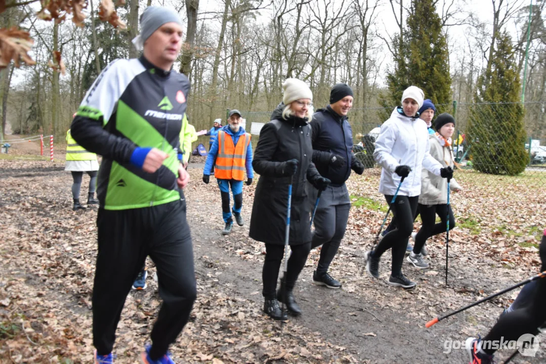 Biegająco zagrali dla WOŚP - Parkrun Gostyń i Grupa Nieprzemakalni Gostyń razem na trasie