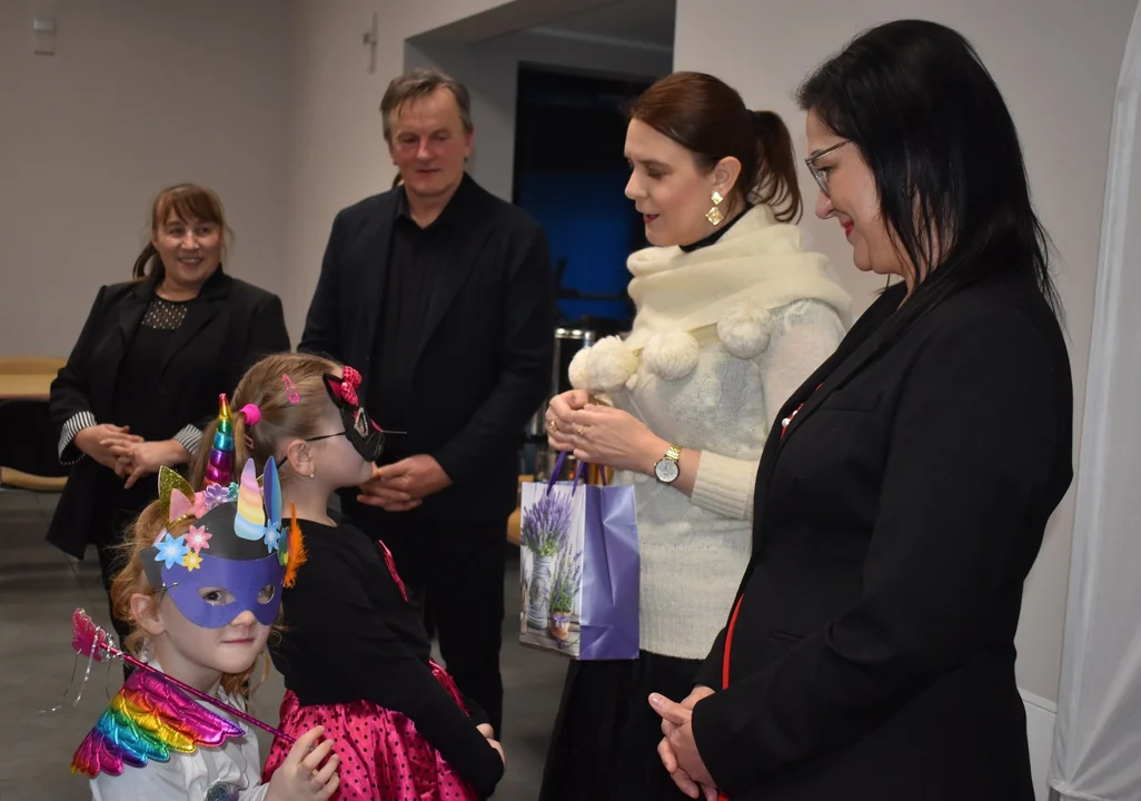 Dzień pełen uśmiechów i zabawy. Karnawałowe spotkanie dla dzieci z Nowej i Starej Kaźmierki - Zdjęcie główne