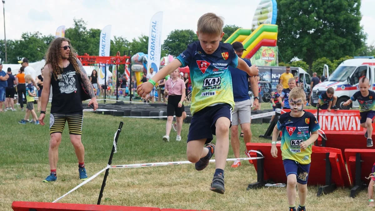 Runaway Drogbruk Junior Pępowo zakończone w obłokach piany - Zdjęcie główne