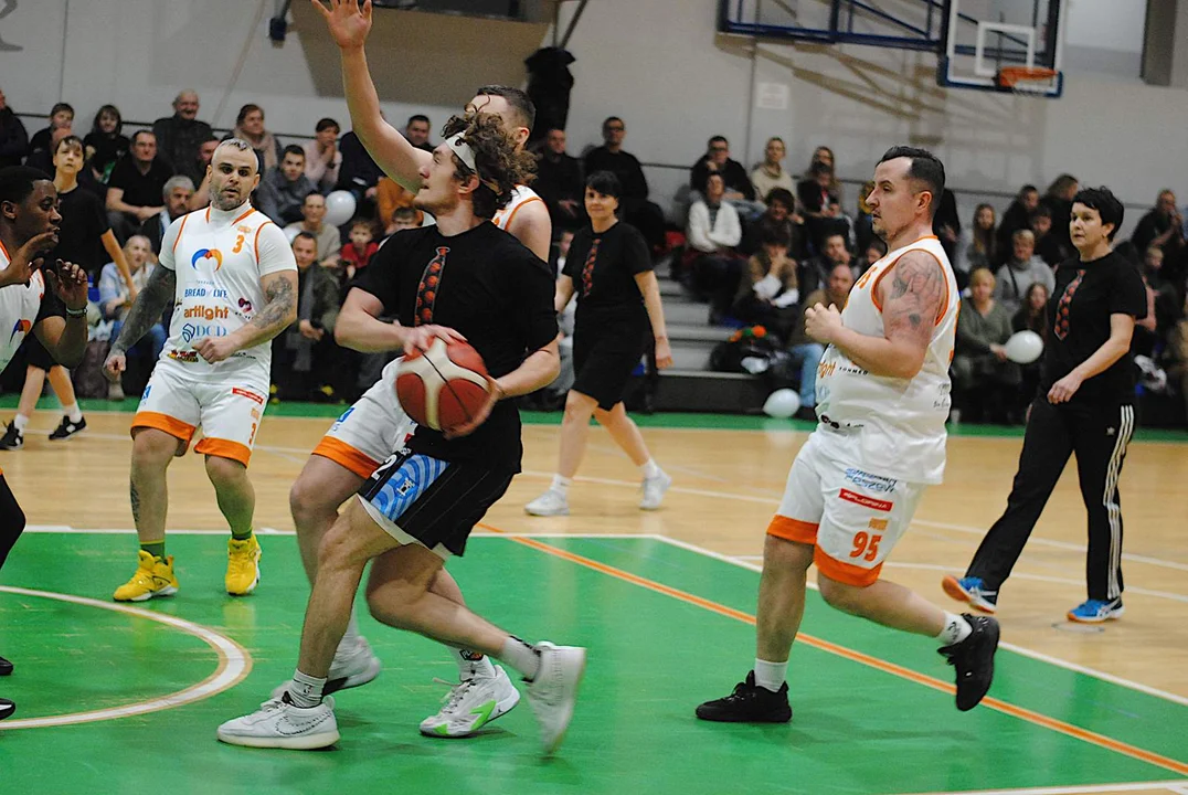 Wielki Mecz Charytatywny. Wsparli Michała Grobelnego [ZDJĘCIA] - Zdjęcie główne