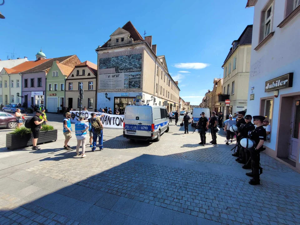 Marsz Równości i kontrmanifestacje w Rawiczu