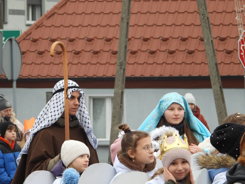 Orszak Trzech Króli i koncert kolęd w kościele w Piaskach Wlkp.