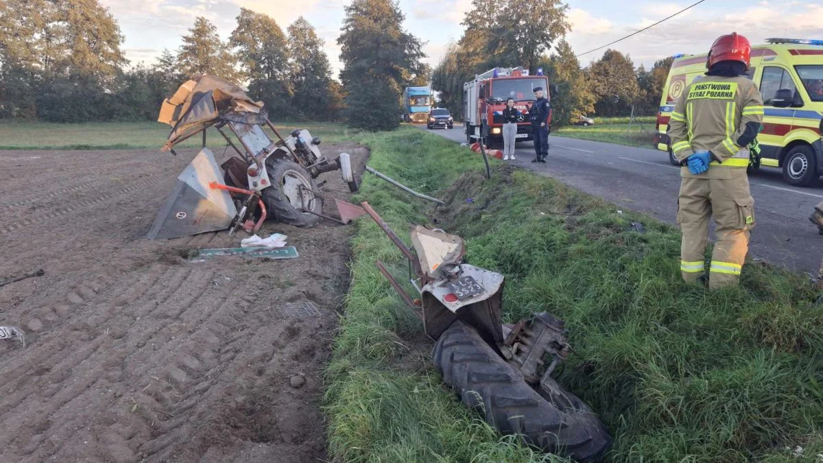 Zderzenie BMW i ciągnika rolniczego w Ludwinowie - Zdjęcie główne