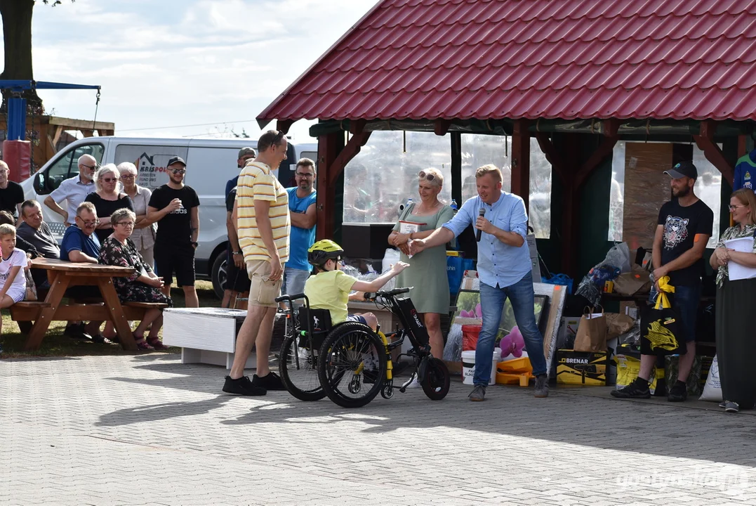 Piknik charytatywny dla Olusia Jurgi w Dzięczynie