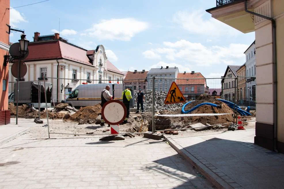 Rewitalizacja centrum Jarocina. Co się stało z kostką z rynku?