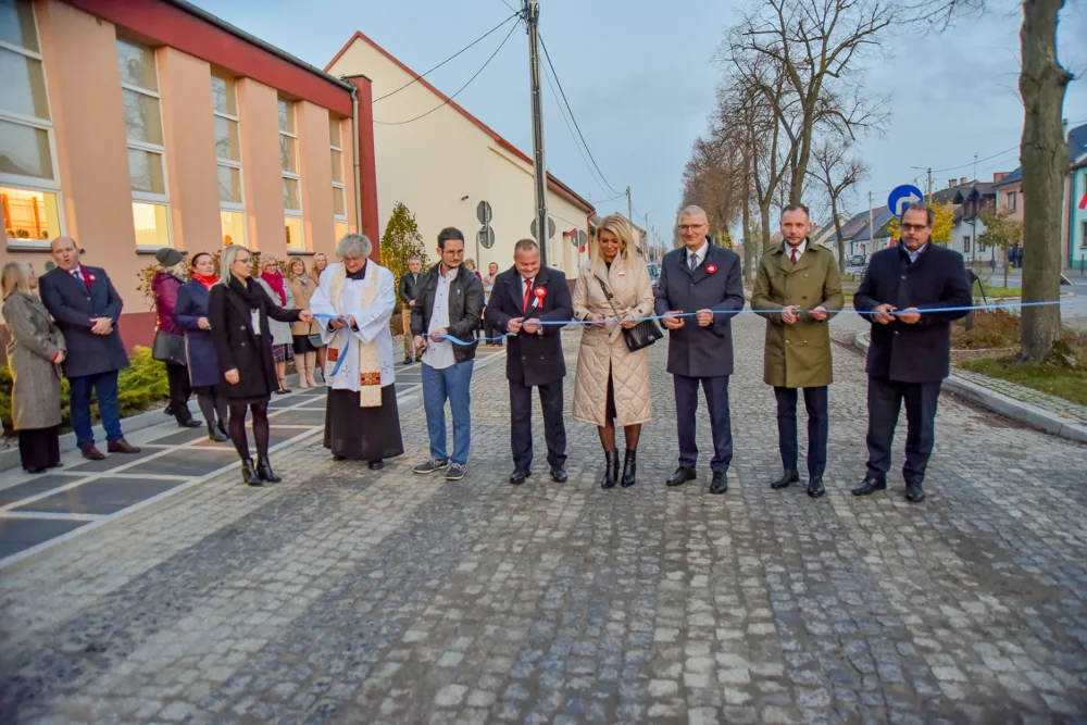 Sulmierzyce. Obchody Narodowego Dnia Niepodległości i promocja książki