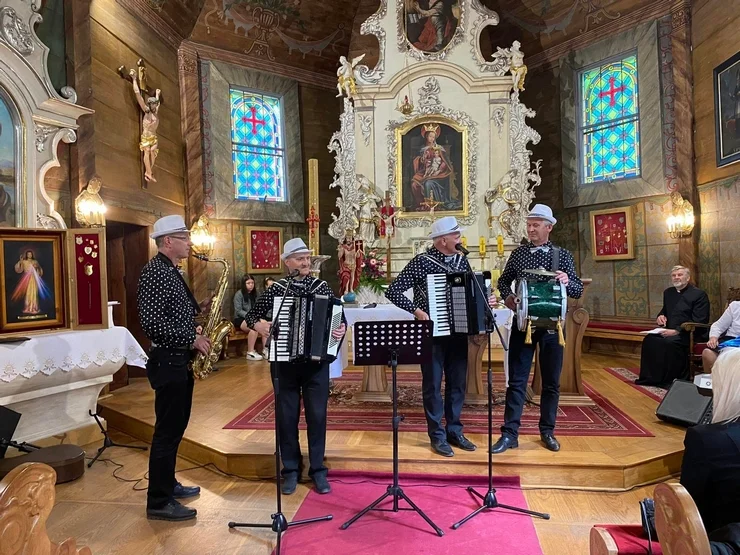 Koncert pieśni maryjnych w Sośnicy