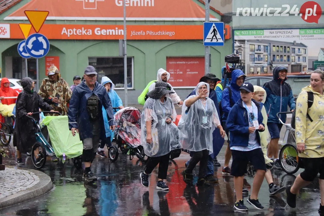 Pielgrzymi na ulicach Rawicza