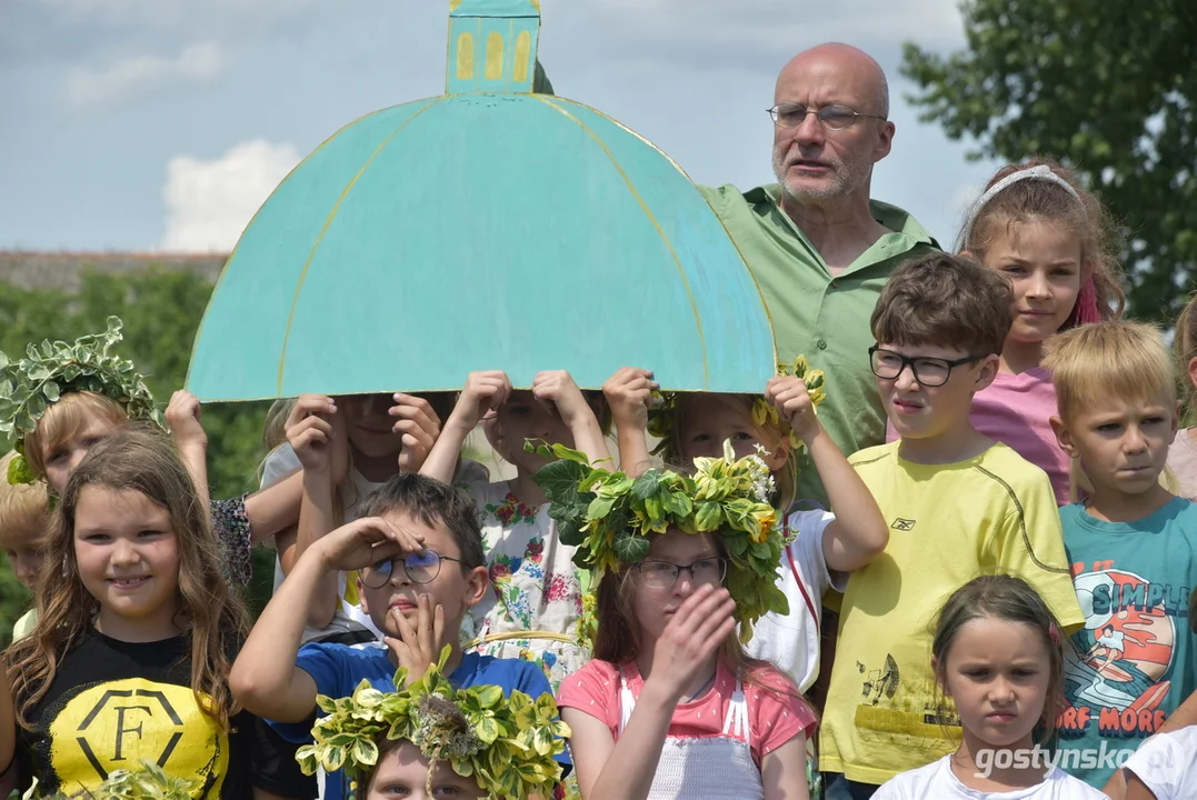 Tabor Wielkopolski 2023 w Starej Krobi. Dzieci stworzyły własną legendy. Starzy gotowali, śpiewali i tańcowali