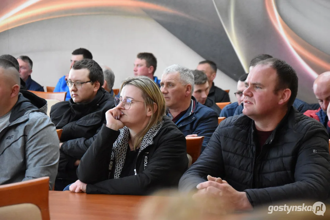 Protest dostawców mleka do Spółdzielni Mleczarskiej w Gostyniu