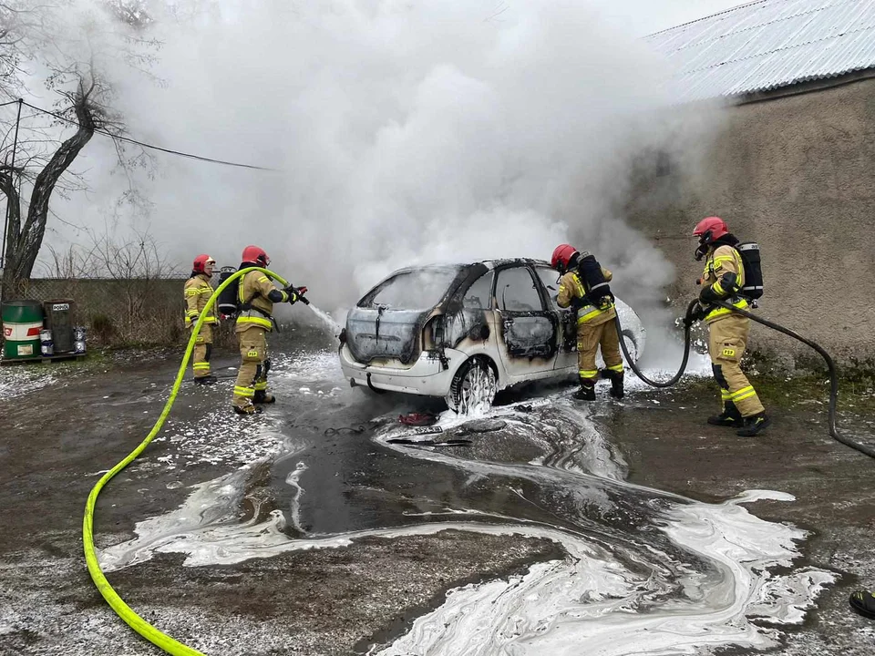 Pożar auta na ul. Kaliskiej w Pleszewie