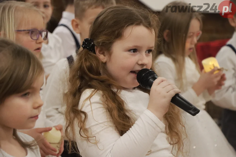 Uroczystość w Gminnym Centrum Kultury i Rekreacji w Jutrosinie