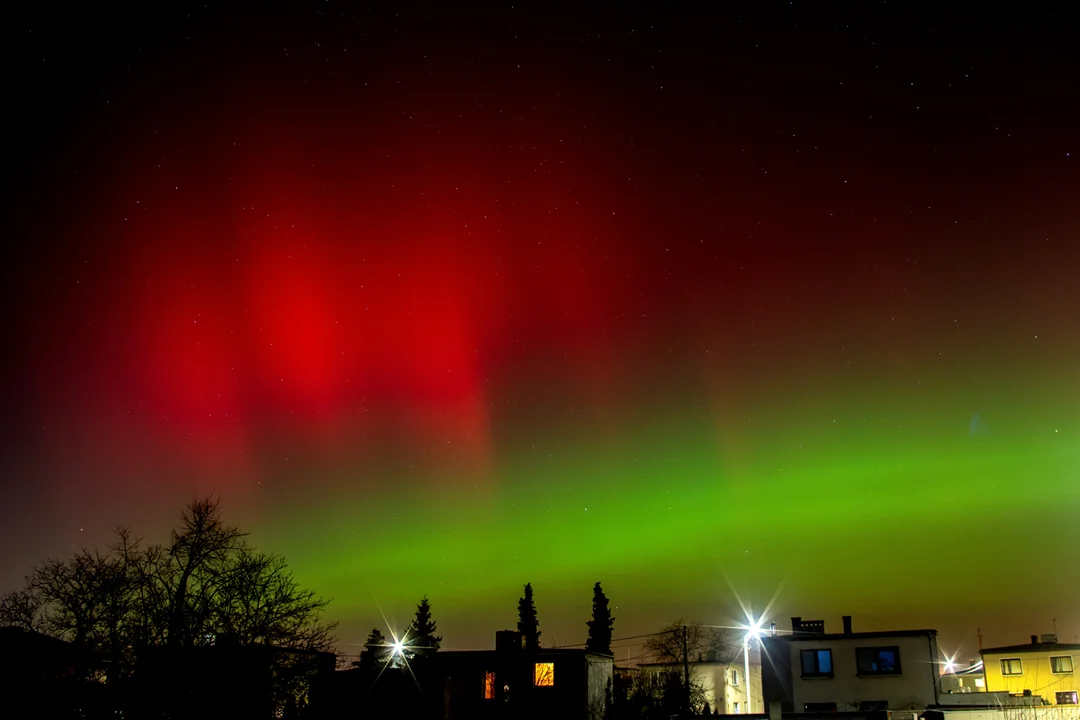Zorza polarna nad powiatem pleszewskim. Wyjątkowe, barwne widowisko na niebie - Zdjęcie główne