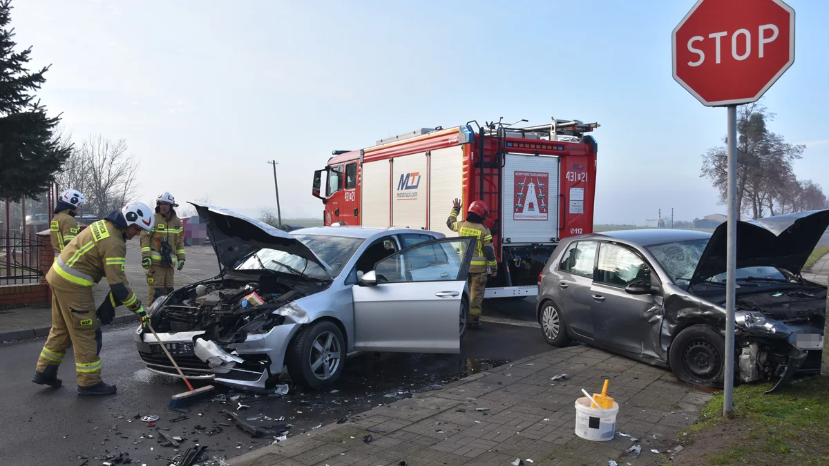 W Ziółkowie (gm. Gostyń) zderzyły się dwa samochody osobowe