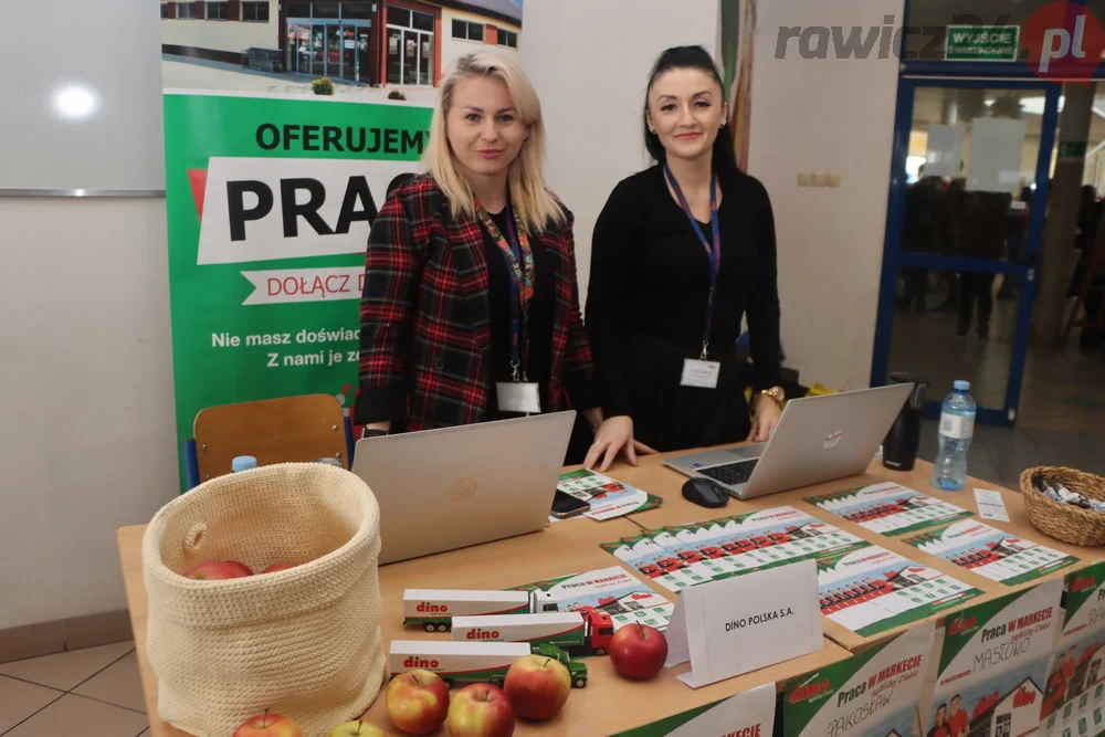 Targi edukacyjne w szkole w Sierakowie