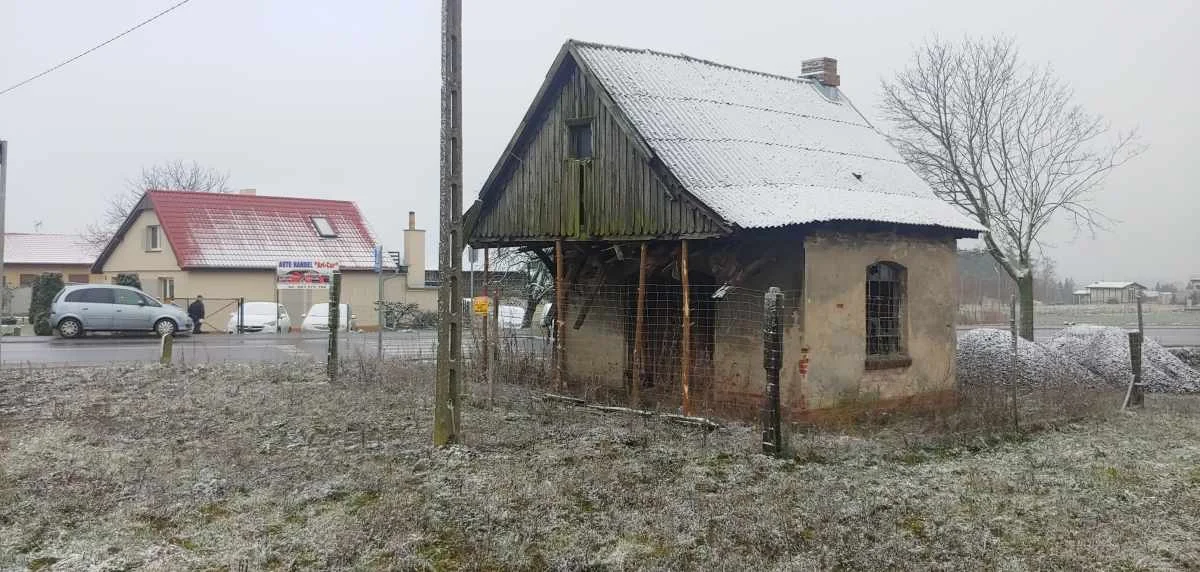 Stara kuźnia w Żerkowie częściowo rozebrana - Zdjęcie główne