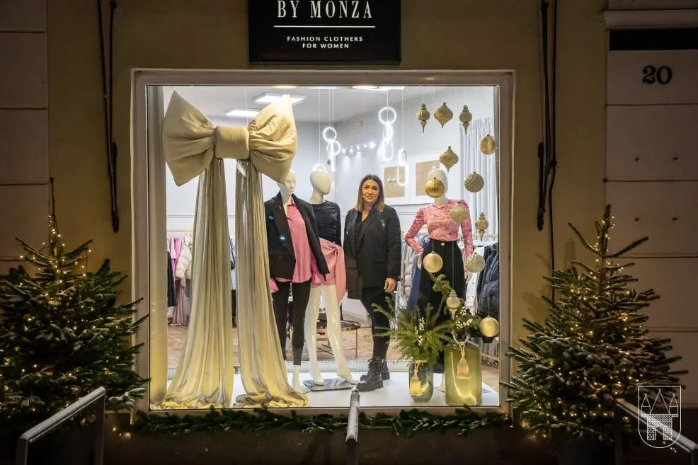 Trzy nagrody zostały przyznane w konkursie na „Najpiękniejszą witrynę świąteczną 2025”. Komu je przyznano? [ZDJĘCIA, SONDA] - Zdjęcie główne