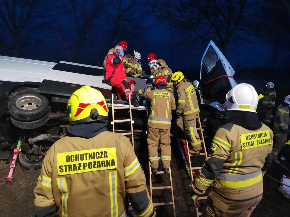 Kierowca i pasażerowie w szpitalu