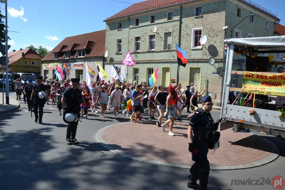 Marsz Równości i kontrmanifestacje w Rawiczu