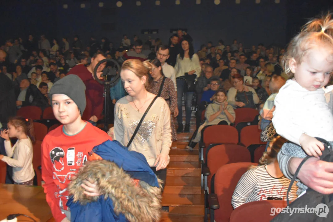 "Zaczarowana podróż" - spektakl Amatorskiej Grupy Teatralnej "Mamuśki" z Pogorzeli