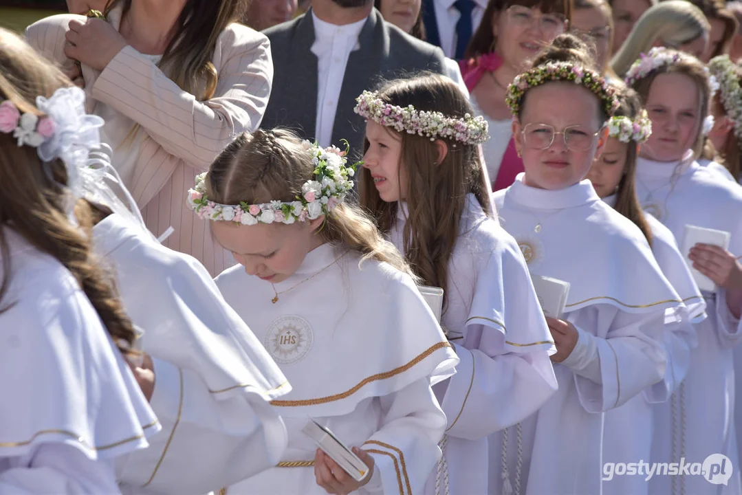 Sakrament I Komunii Świętej w parafii w Pogorzeli