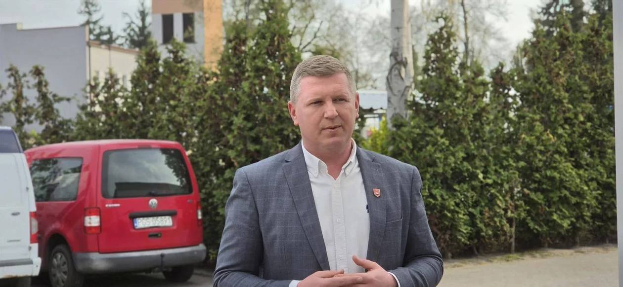 Nowa wiata rowerowa przy Szkole Podstawowej w Poniecu