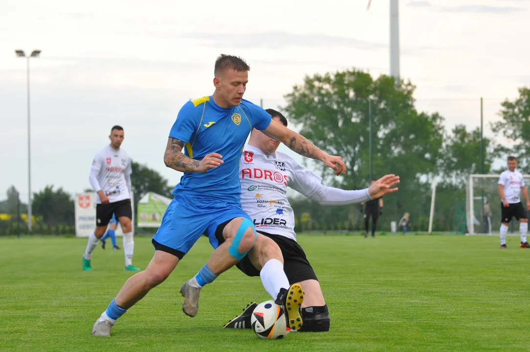 Derby dla Stali Pleszew. Dwa gole w Dobrzycy [ZDJĘCIA]