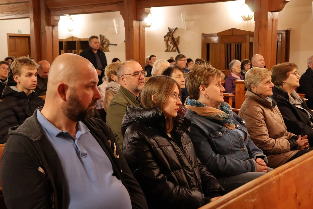 Koncert Papieski w kościele Najświętszego Zbawiciela w Pleszewie - Zdjęcie główne