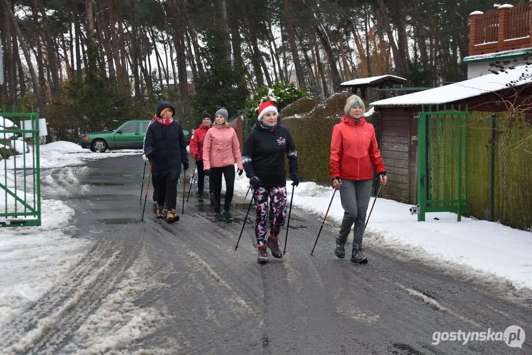 Mikołajkowy Charytatywny Marsz Nordic Walking „Idziemy dla Julki”