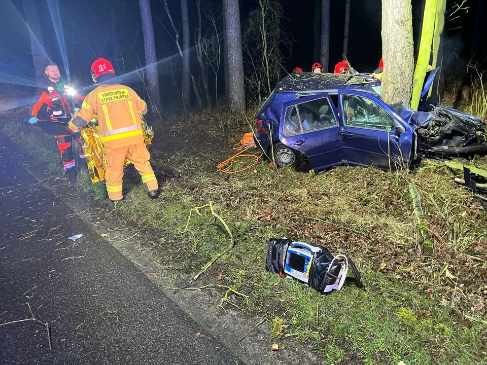 Śmiertelny wypadek w sąsiednim powiecie. Nie żyją dwie osoby - Zdjęcie główne