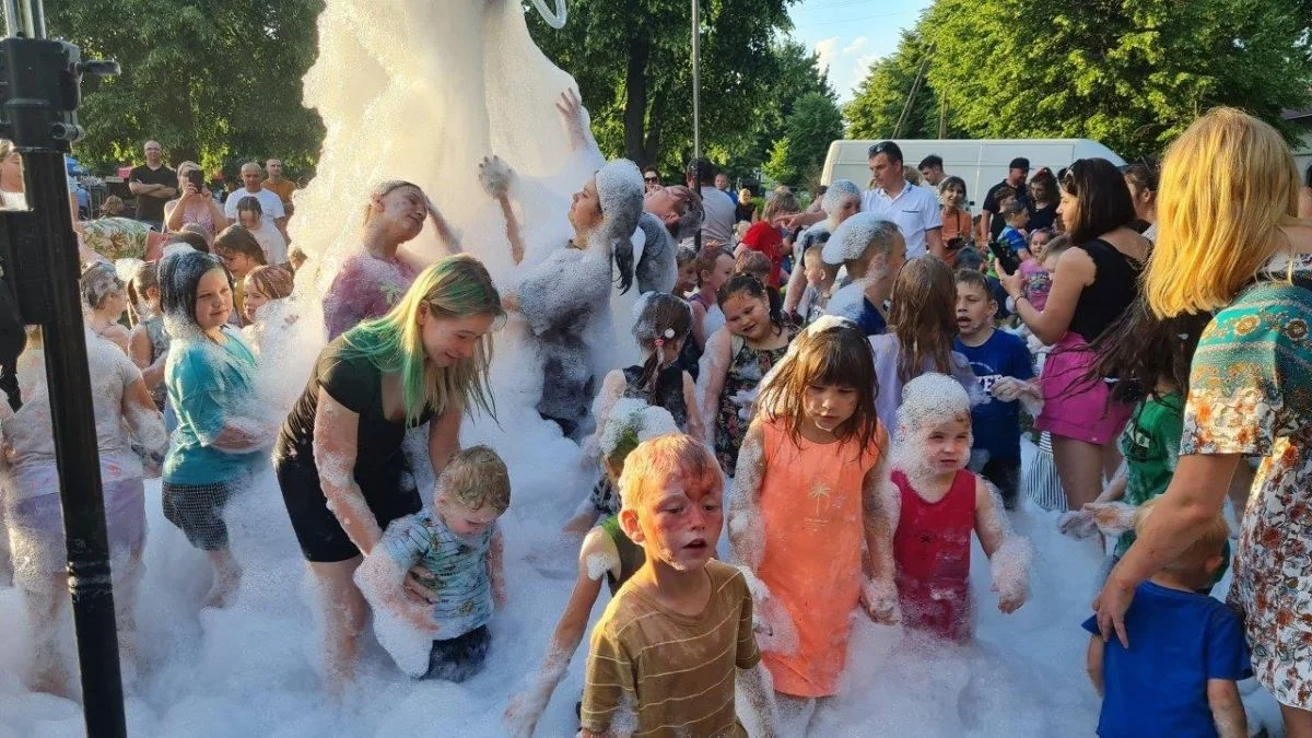 Dzień Dziecka w Nowym Mieście. Z kolorowymi proszkami i piana party [ZDJĘCIA, WIDEO] - Zdjęcie główne