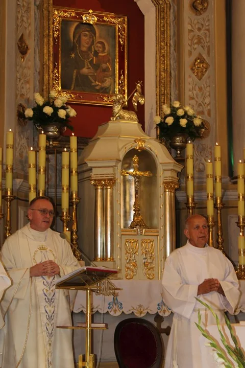 Uroczystość Matki Bożej Cieleckiej w parafii św. Małgorzaty w Cielczy z zawierzeniem KGW z gminy Jarocin