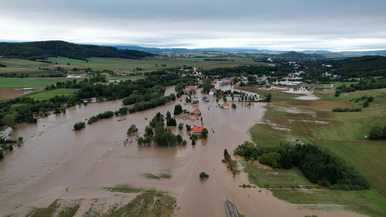 Wolni Jeźdźcy Piaski pojechali z darami dla powodzian do Bystrzycy Kłodzkiej