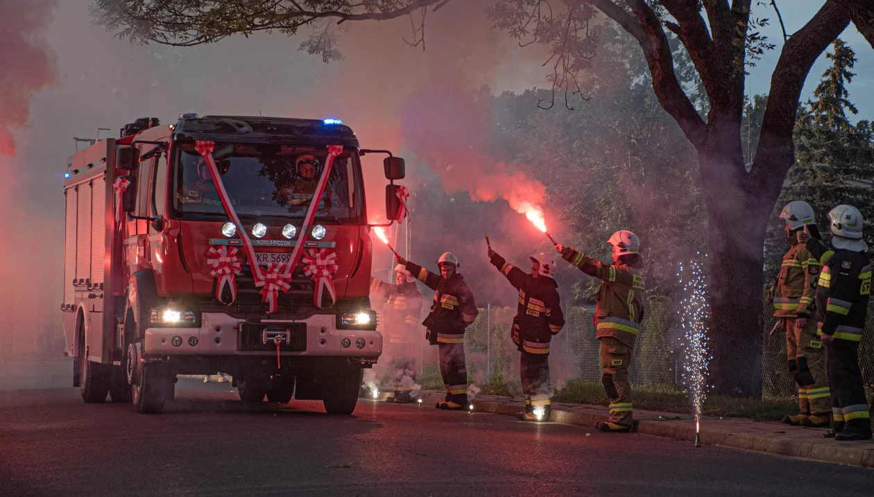 Strażacy z Kuklinowa wzbogacili się o nowy wóz bojowy [ZDJĘCIA] - Zdjęcie główne