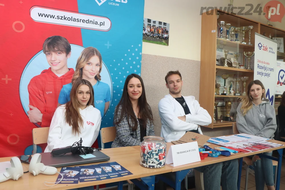 Targi edukacyjne w szkole w Sierakowie