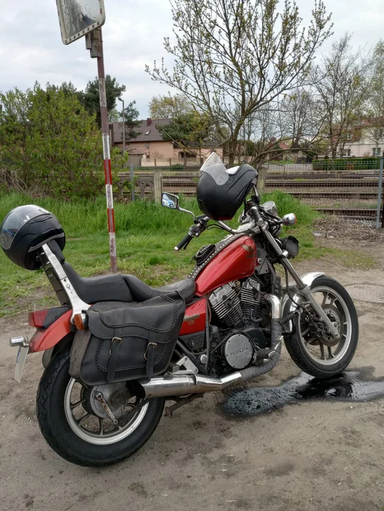 Zderzenie osobówki z motocyklem w Poniecu