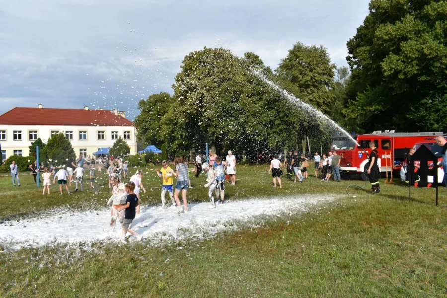 Festyn w szkole w Kwileniu