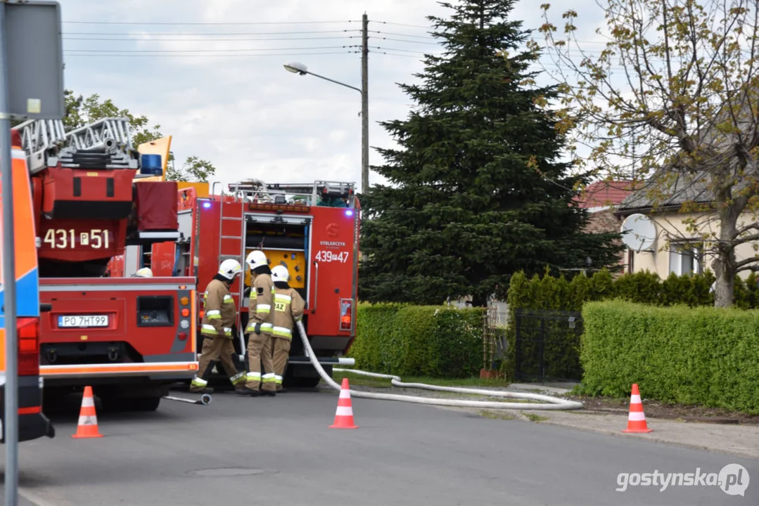 Groźny pożar w Łęce Wielkiej. Mieszkanie spłonęło doszczętnie