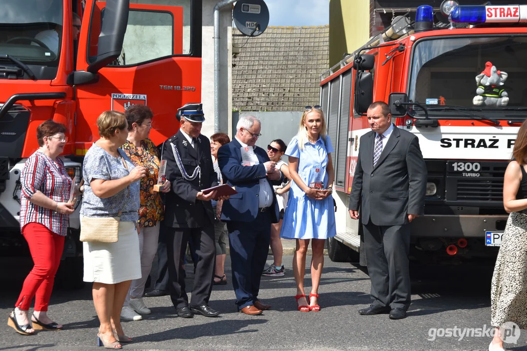 Przekazanie wozu strażackiego dla jednostki OSP w Pogorzeli