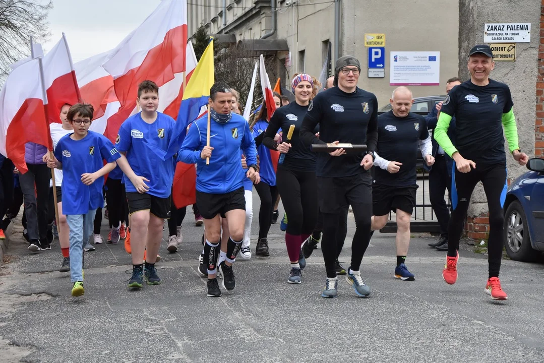 Żołnierska sztafeta szósty raz przybiegła do Bojanowa (FOTO) - Zdjęcie główne