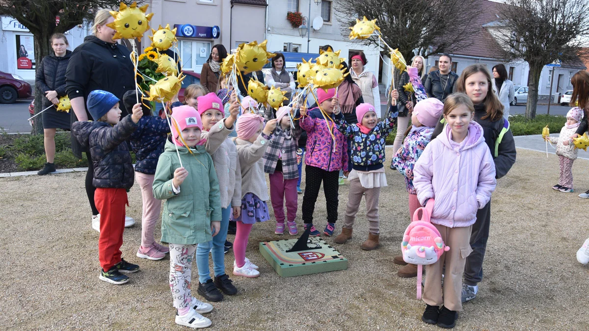 Odsłonięcie zegara słonecznego na rynku w Borku Wlkp.