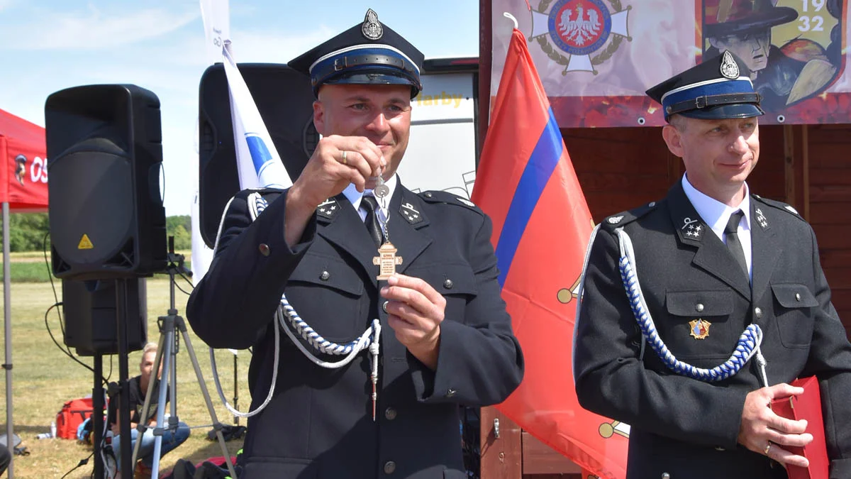 Jubileusz 90-lecia OSP w Dzięczynie. Mają to! Młodzi strażacy dostali  „hydrofornię” w prezencie - Zdjęcie główne