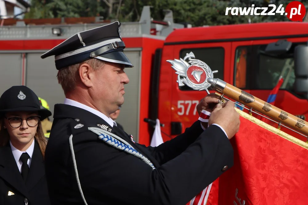 Uroczyste przekazanie auta jednostce OSP Śląskowo