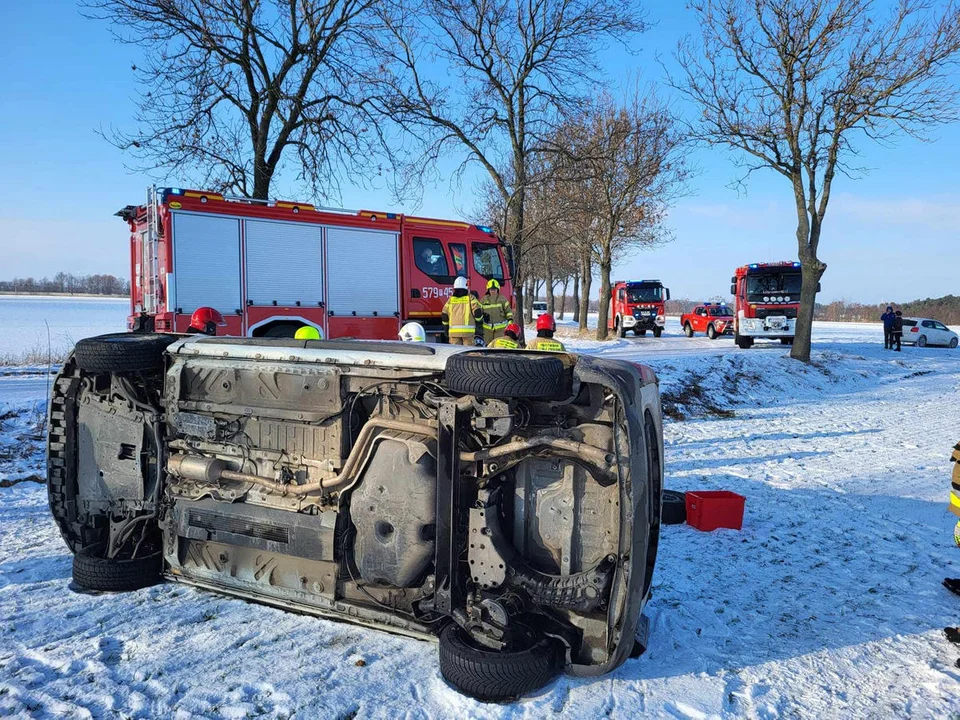 Dachowanie na drodze Sobiałkowo-Rozstępniewo - Zdjęcie główne