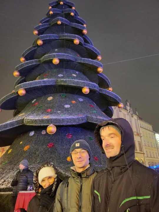 Dekorowali bombki, zwiedzili stadion i jarmark bożonarodzeniowy