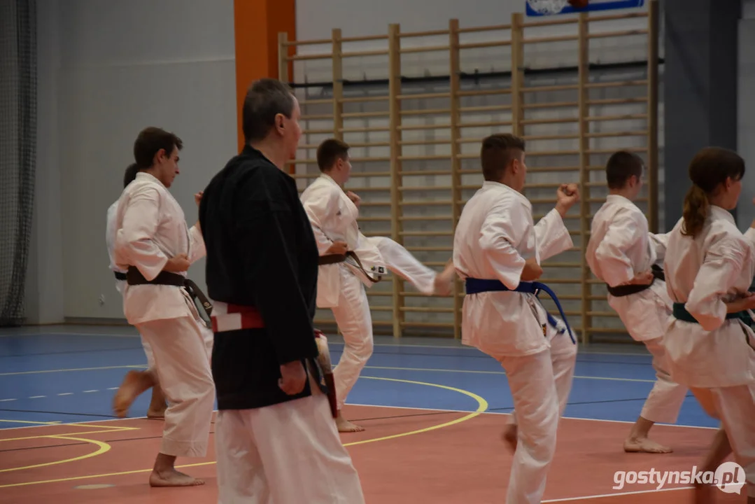 Trening Klubu TKKF Tęcza w nowej hali sportowej w Gostyniu