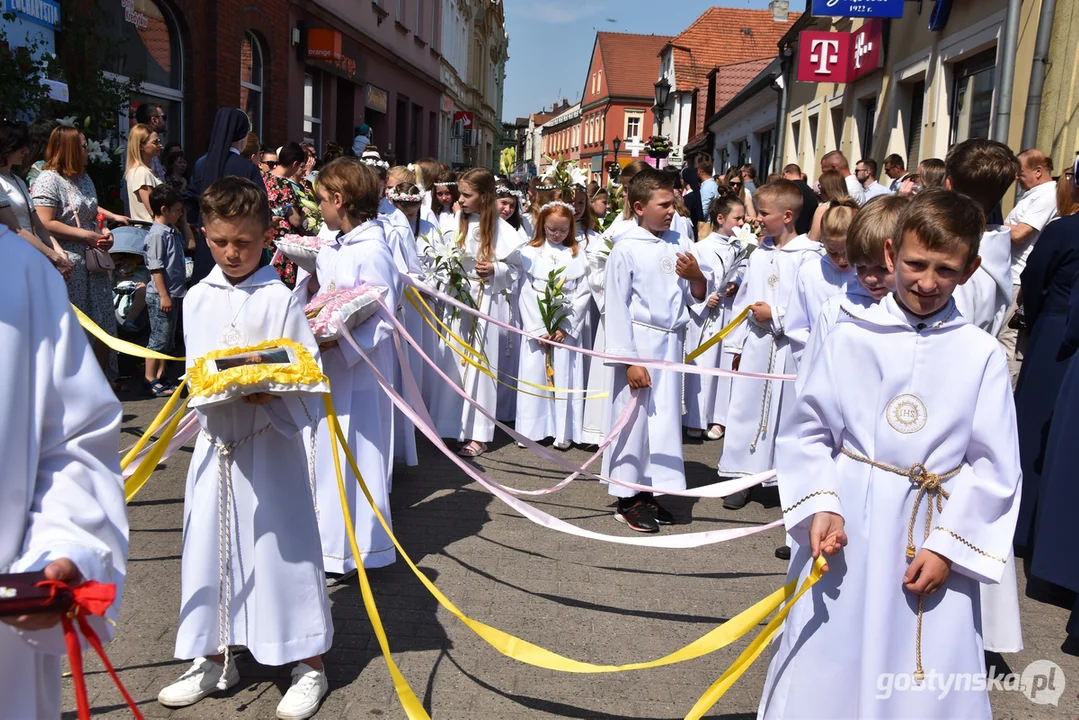 Gostyń - Boże Ciało 2023 - procesja ulicami miasta