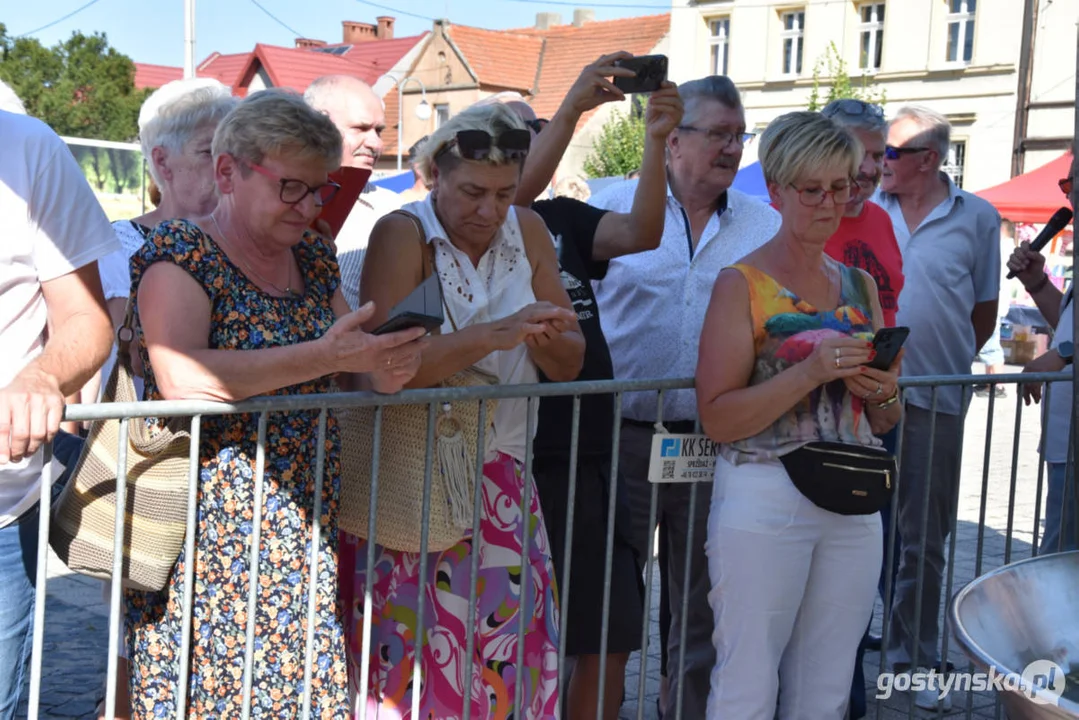 Święto Sera Smażonego w  w Pogorzeli - ustanowili rekord Polski  na największą porcję sera smażonego