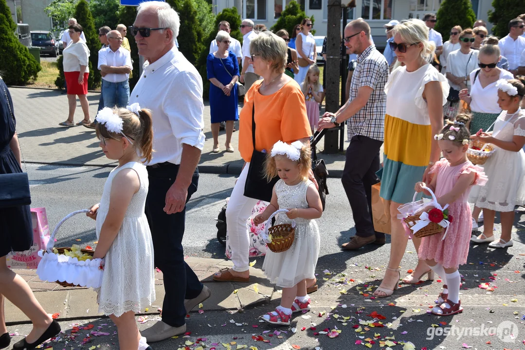 Gostyń - Boże Ciało 2023 - procesja ulicami miasta